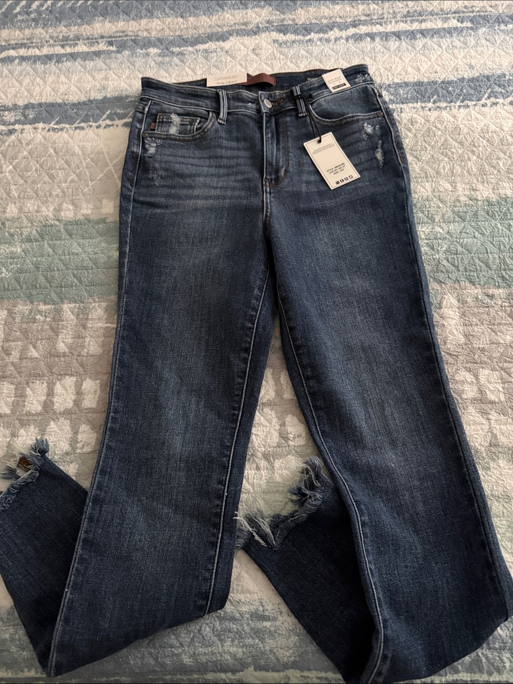 Judy Blue Dark Blue Ankle Crop Frayed Hem Jeans